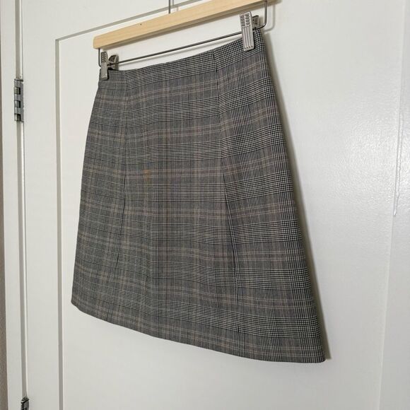 Babaton Plaid Hopper Skirt (Aritzia) - Picture 4 of 10